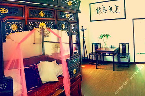 周庄梦水阁客栈 一楼临河雕花房